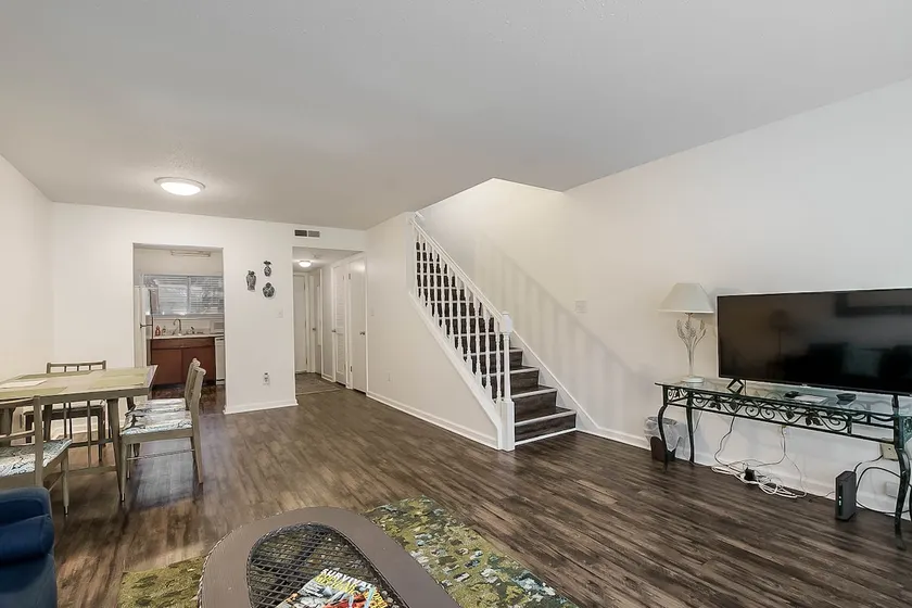 Lakeside Retreat and Close to UA! 838 reviews. - Image 1