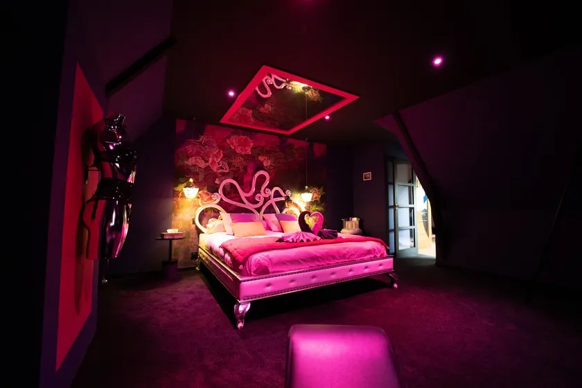 Love room Luxurious loft, jacuzzi and private sauna - Image 1