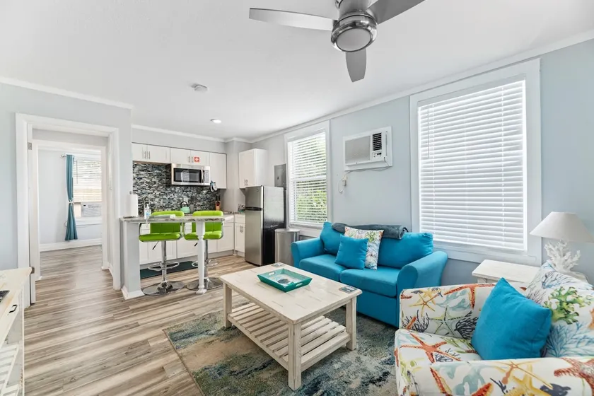 Riverview Green: Downtown Melbourne Apartment - Image 1