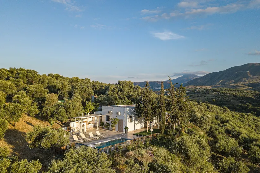 MariAndry Villa, Secluded Retreat with Pool, BBQ & HotTub, By ThinkVilla - Image 1