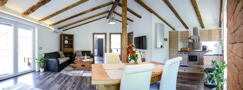 Terrace Grand Apartment - Image 1