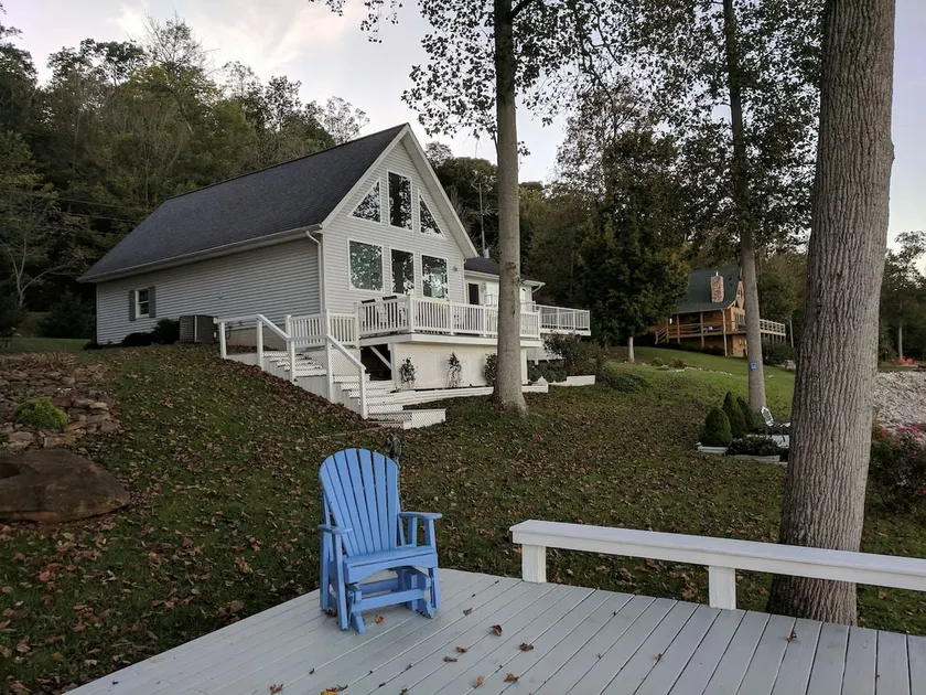 Ohio River Retreat - Relax Riverside With Us - Image 1