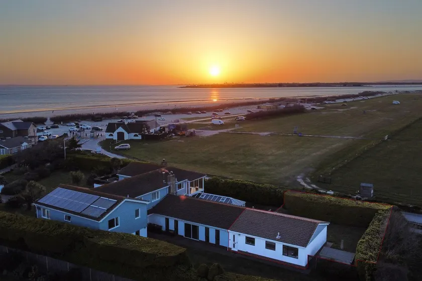 Beach Lodge on West Wittering Beach - Image 1