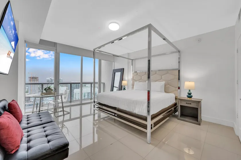 Penthouse Unit Icon W Brickell - Image 1