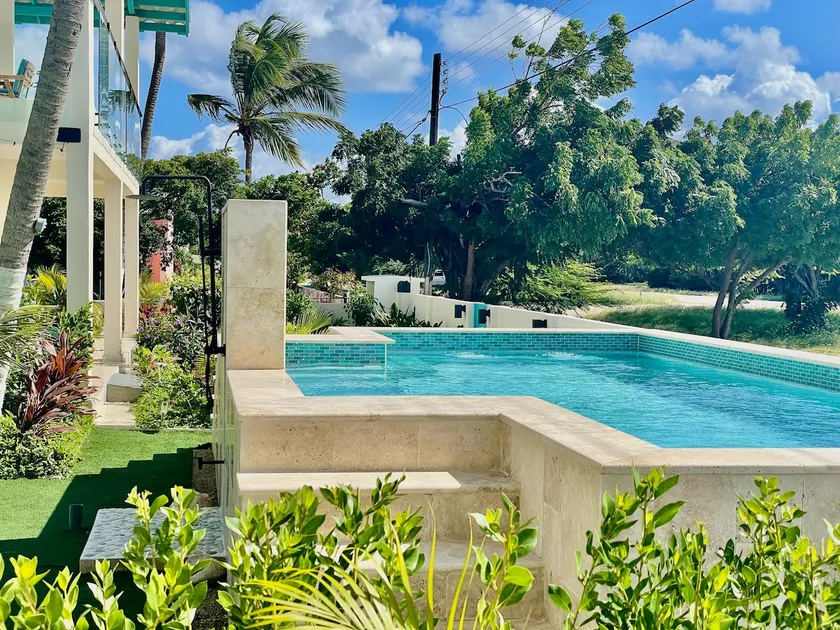 Oceanfront 1-BDR Condo: King-Bed|Pool|Full-Kitchen|Sofa-Bed|Mini-Beach|Dock - Image 1