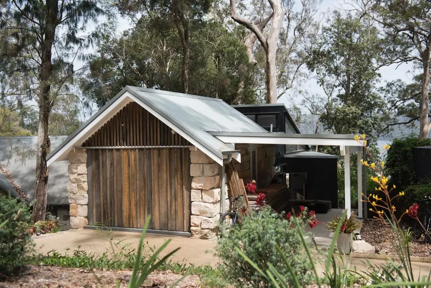 Heritage sandstone cottage with Pittwater views - Image 1