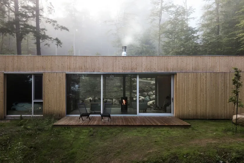hinterhouse - Image 1