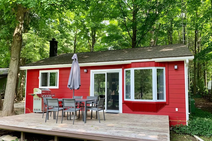 Little Red Cabin on the River - Image 1
