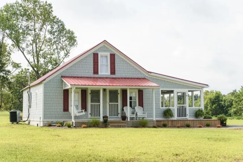 Little Farmhouse near Columbia KY•Quiet Rural Stay - Image 1