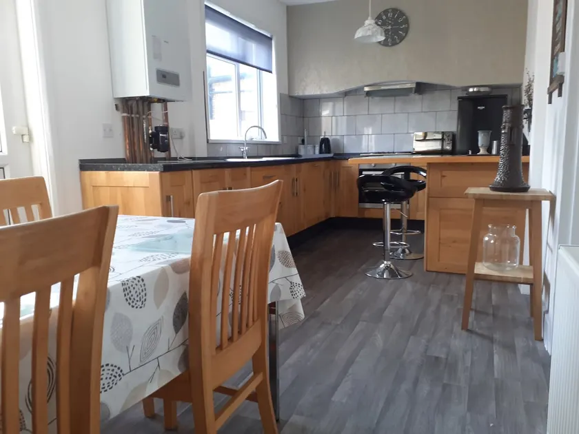 Well appointed terraced property - Image 1