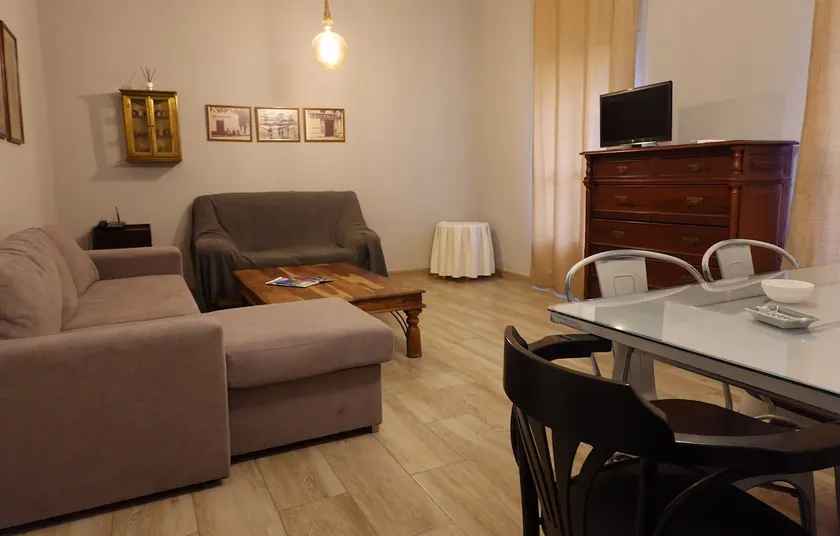 Victor Apartments, Family Apartment 1 - Image 1