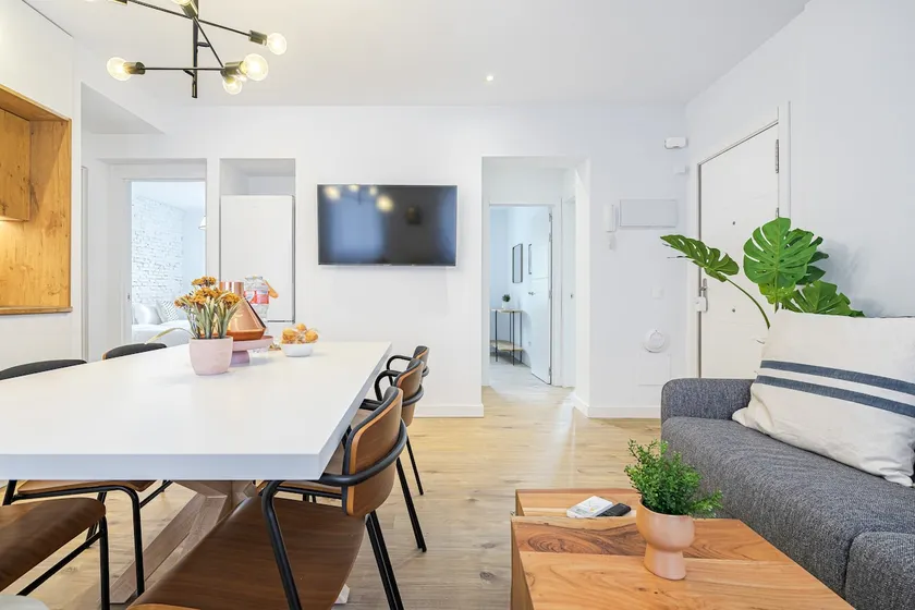 Vallecano | 3-Bedroom Apartment - Image 1