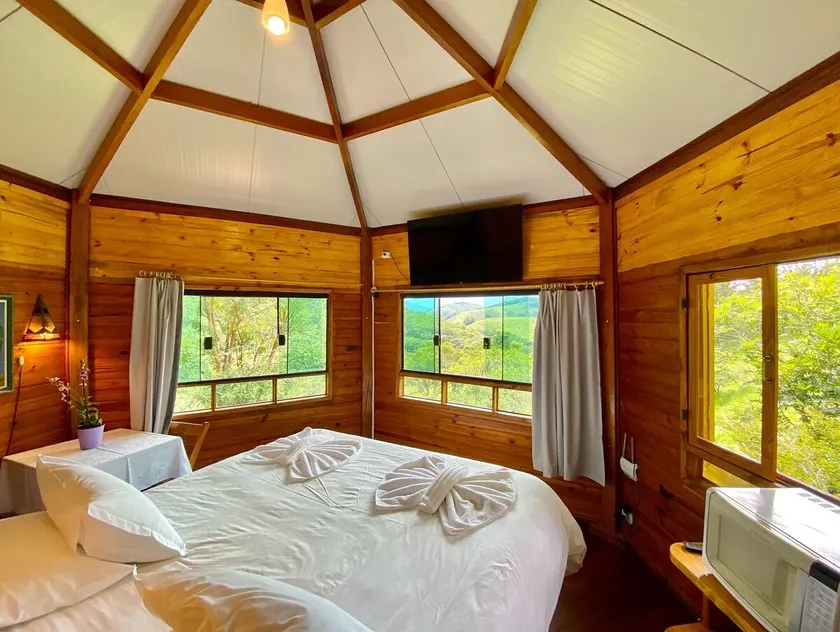 Small Suspended Chalet - Image 1