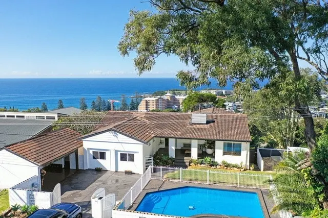 White House Terrigal LOCATION pool spa beach - Image 1