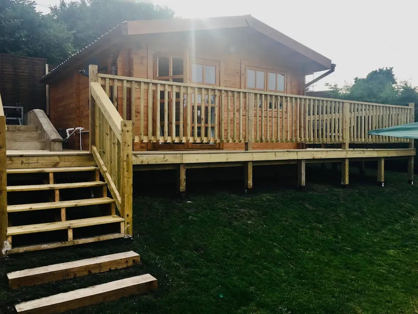 Fully Equipped Private Log Cabin, in Wye Valley. - Image 1