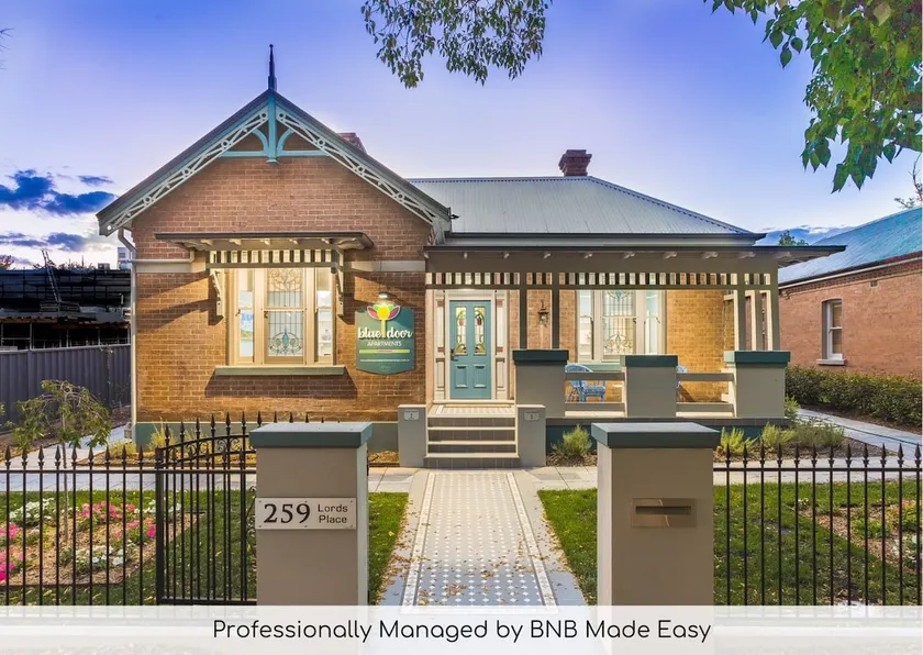 Blue Door Apartment - CBD Location, 2 Bed 2 Bath - Image 1