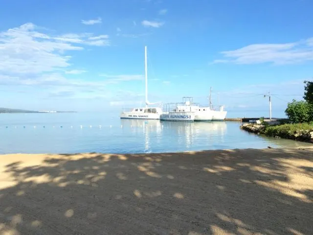 Condo contemporain avec vue sur l'océan 2 chambres Carib Ocho Rios - Image 1