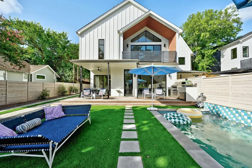 Luxurious 3BDR Spacious Home, best location in ATX - Image 1