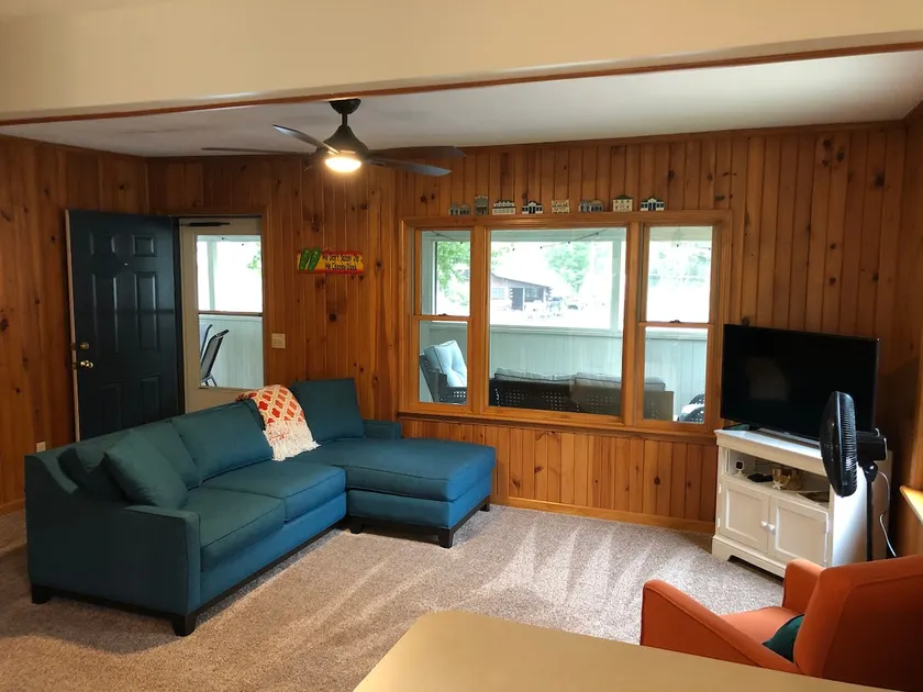 Cozy cottage getaway on Chippewa Lake, Ohio. - Image 1