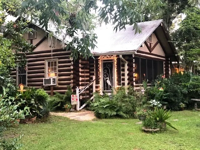 Cozy Log Cabin, Foley, Al. - Image 1