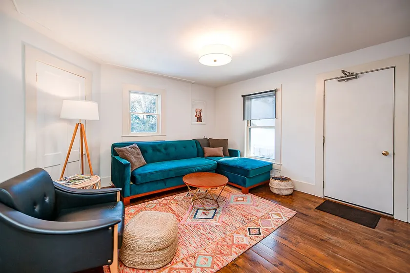 Stowe Village 2 Bedroom, AC, market attached! - Image 1