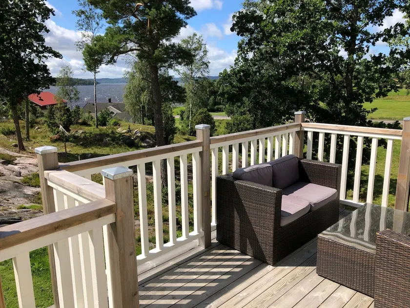 Attic apartment with lake view - Image 1