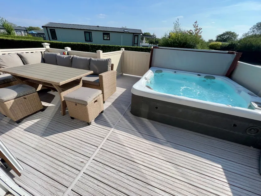 Thumper Lodge - Luxury lodge with Hot Tub - Image 1