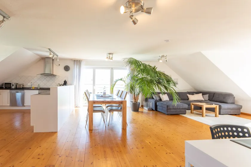Plenty of space for groups, with a large combined living/dining/kitchen area - Image 1