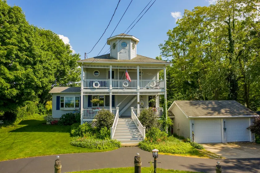 Private Home: Lightkeeper's Refuge steps to beach, marina and boat slip - Image 1