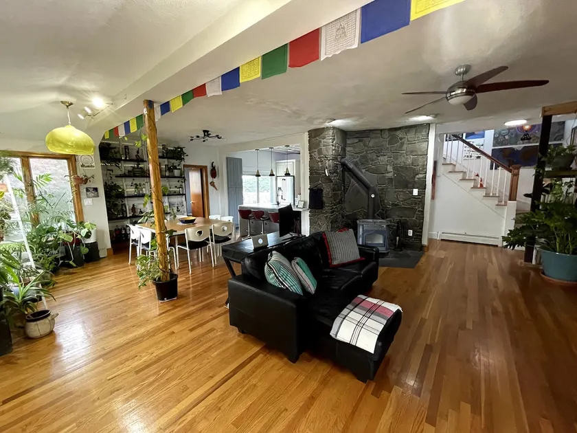 3 Bedroom Creative Home For Your Enjoyment - Image 1