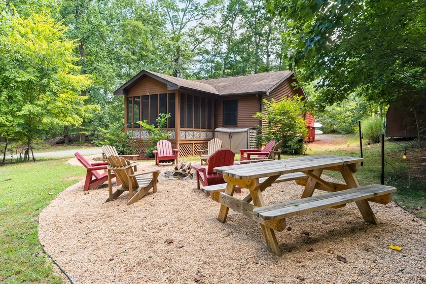 Lake Getaway - Image 1