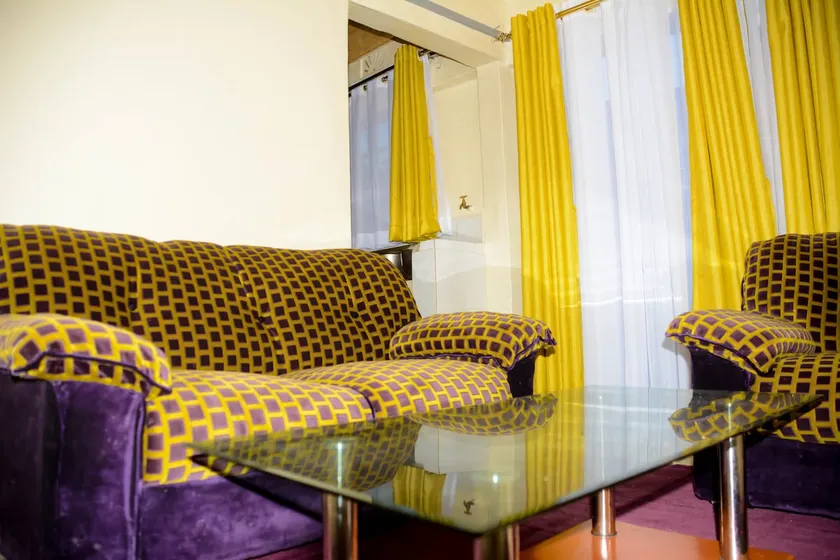 Beautiful 1BR with Wi-Fi & secure parking - Image 1