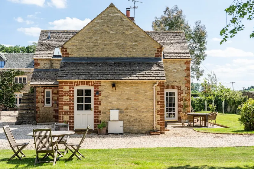 Country Lodge in the heart of the Cotswolds - Image 1