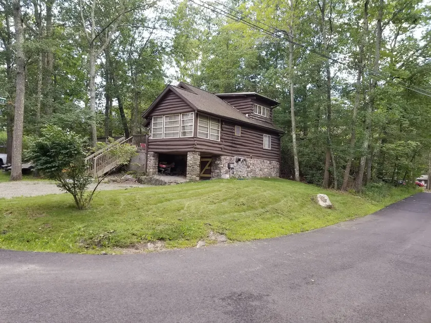 Eclectic Fairy tale Log Cabin near Greenwood Lake - Image 1