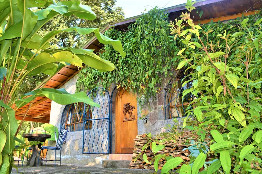 Cafetal cottage kitchen 1-5 pers garden lake views - Image 1