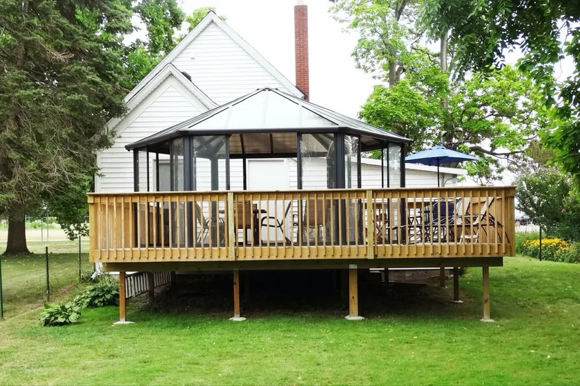 Charming, spacious sunroom, a/c, close to beach/dt - Image 1