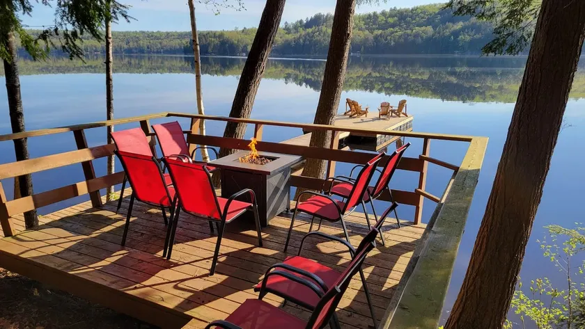 Beautiful Waterfront Cottage on Kennisis Lake - Image 1