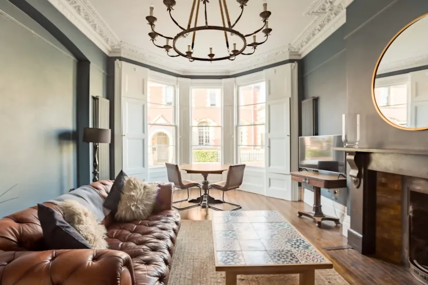 Elegant Victorian Flat in Redland with EV Parking - Image 1