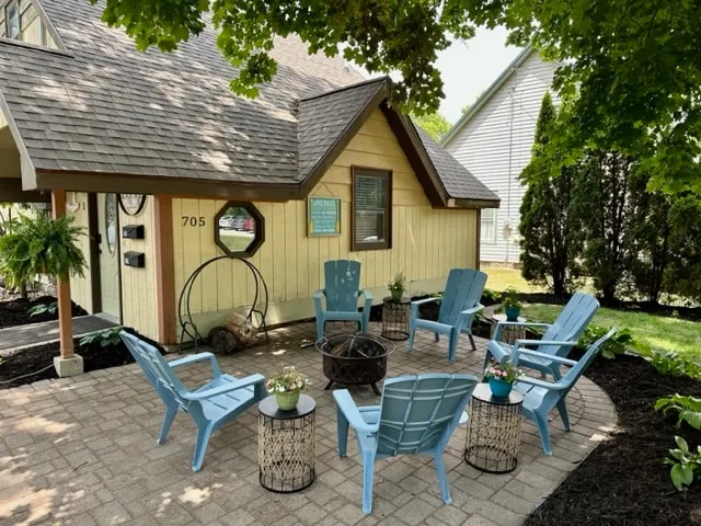 Cottage Daze - Image 1