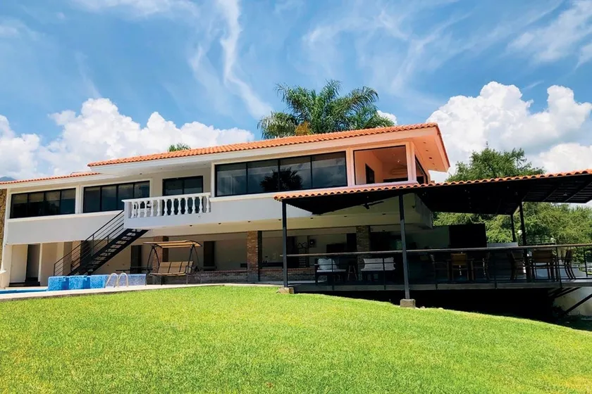 Luxury Villa / Quinta de Luxury in Santiago / Presa La Boca - Image 1