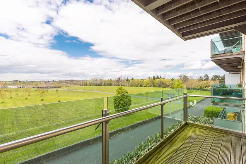 Luxurious Apartment at Phoenix Park Castleknock - Image 1