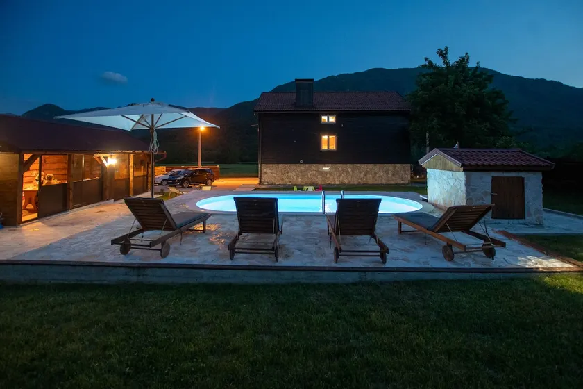 Nina Holiday Home with a heated pool - Image 1