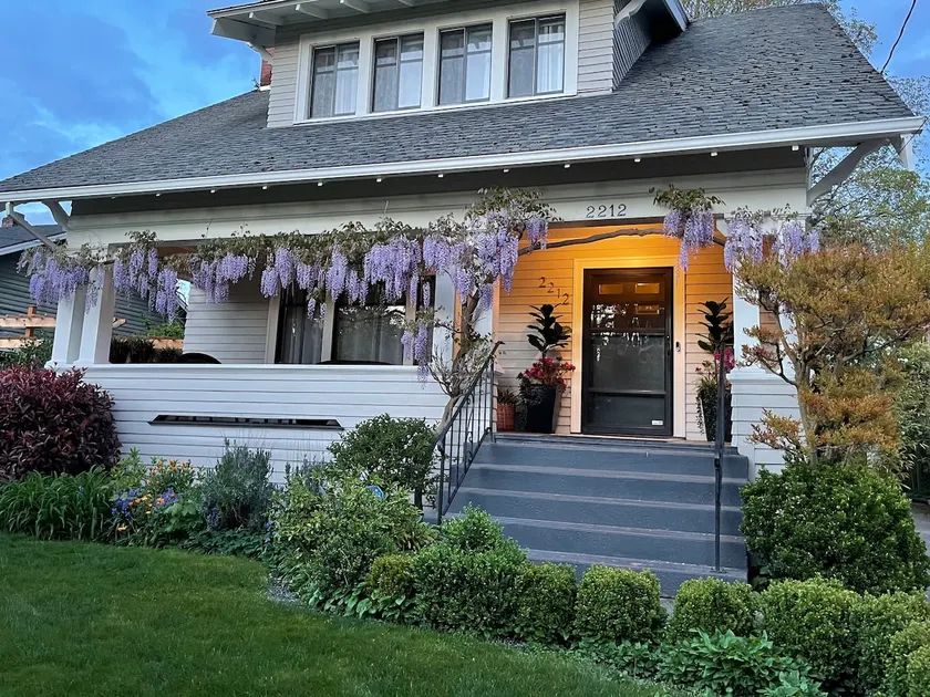 The Wisteria Craftsman · Sleeps 8 · 8 min Metro - Image 1