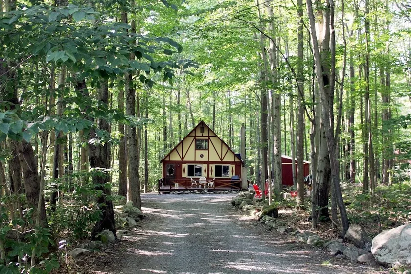 Arrowhead Lake Chalet | Walk to Pool - Image 1