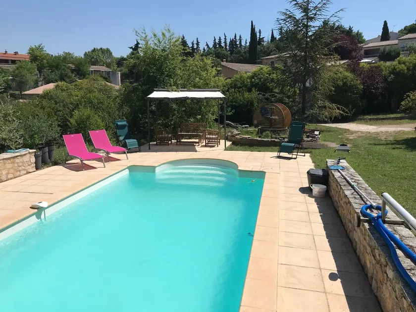 Rent 60 m² 3 bedroom in Grambois in the South of Luberon - Image 1