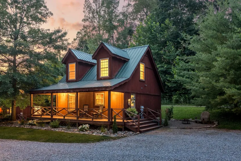 White Pine . Trailside Lodging - Image 1