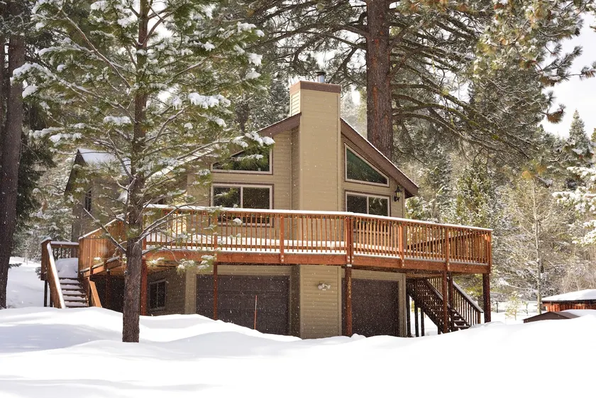 Truckee Pine Cone Vacation Home (with A/C) - Image 1