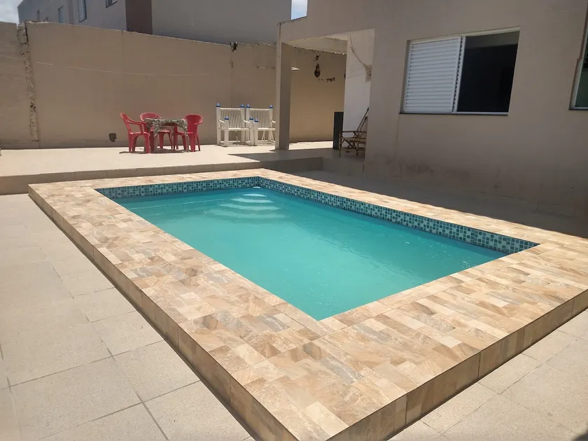 Entire guest house with barbecue and pool - Image 1