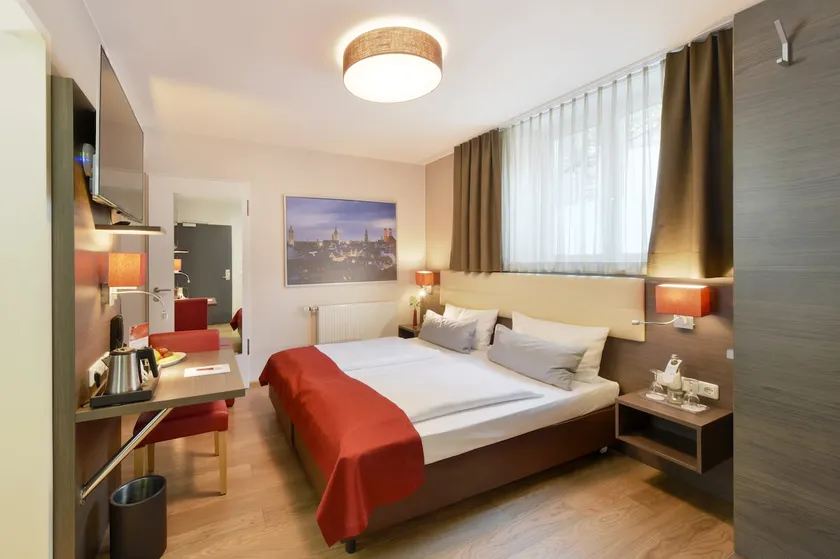Cozy double room plus in top city location - Image 1