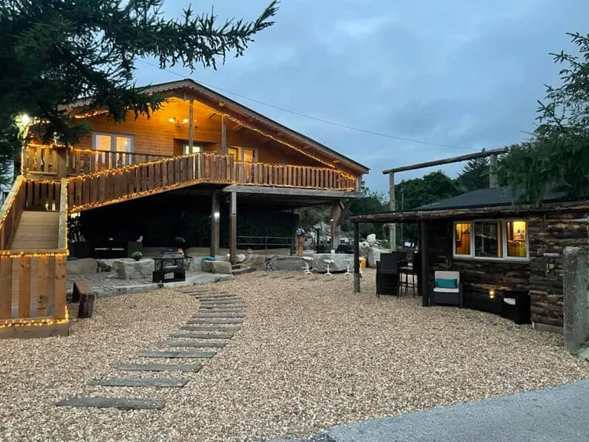 Greenvale Cabins - Image 1